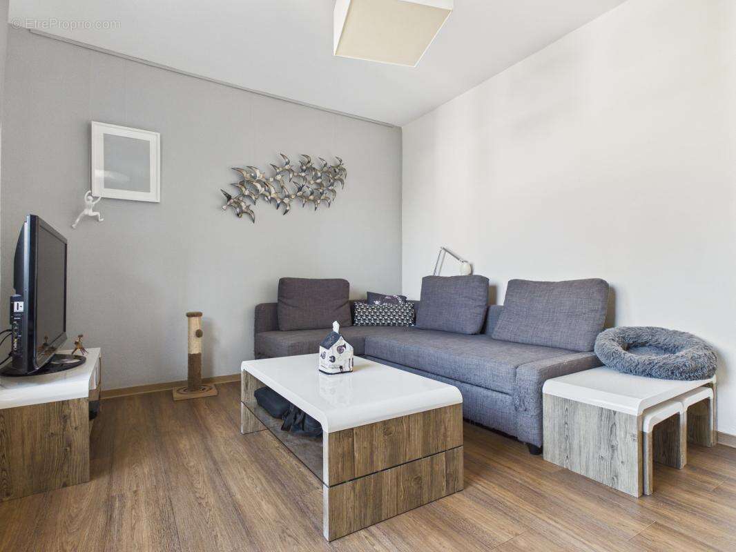 Rue de Bale - 4 pièces - 73m²- Coeur du Neudorf - Cave - Terrasse - photo 3