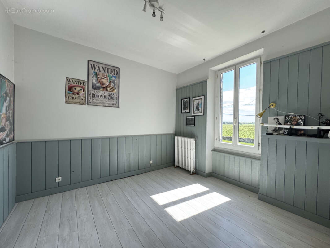 Maison à PUJOLS-SUR-CIRON