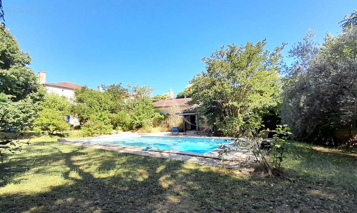 Maison à VILLENEUVE-DE-MARSAN