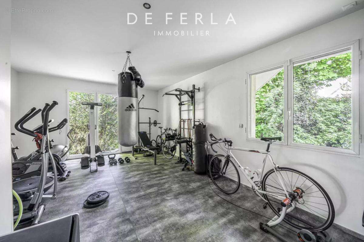 Maison à LE PERREUX-SUR-MARNE