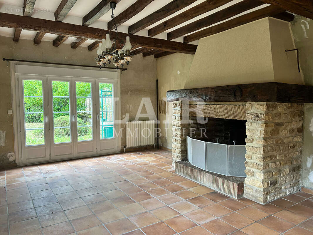 Maison à MONTMERREI