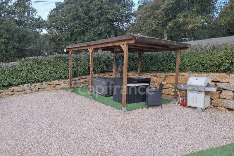 Maison à SAINTE-ANASTASIE-SUR-ISSOLE