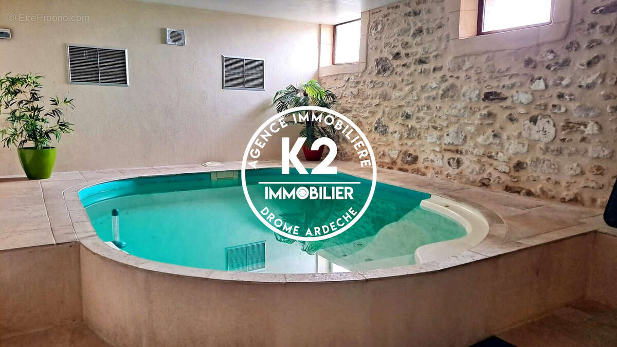 Maison à ROCHEFORT-EN-VALDAINE