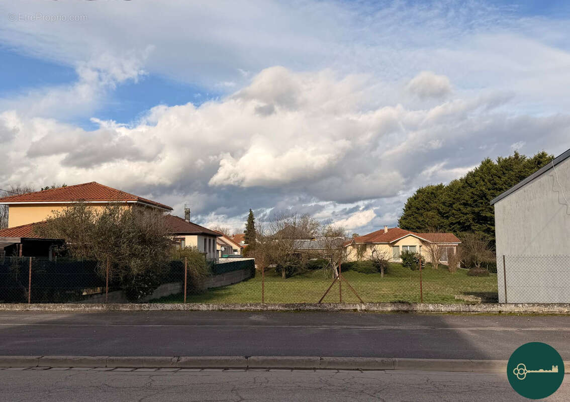 Terrain à TOUL