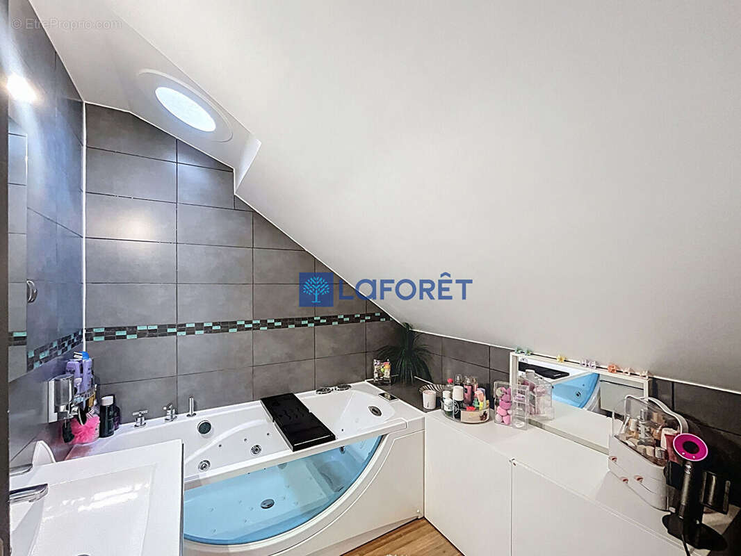 Maison à SAINT-GERMAIN-LES-CORBEIL