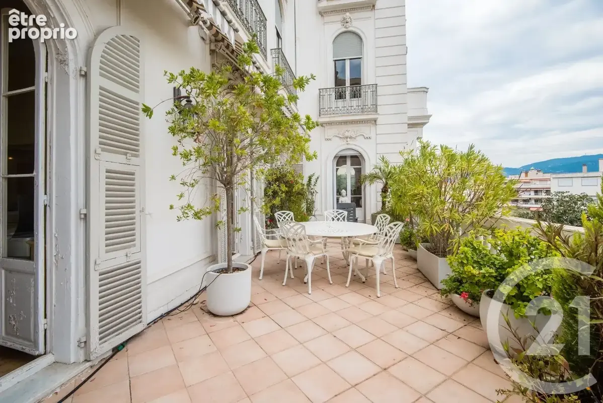 Appartement 5 pièces 157 m² à vendre à Nice (06000) - photo 2