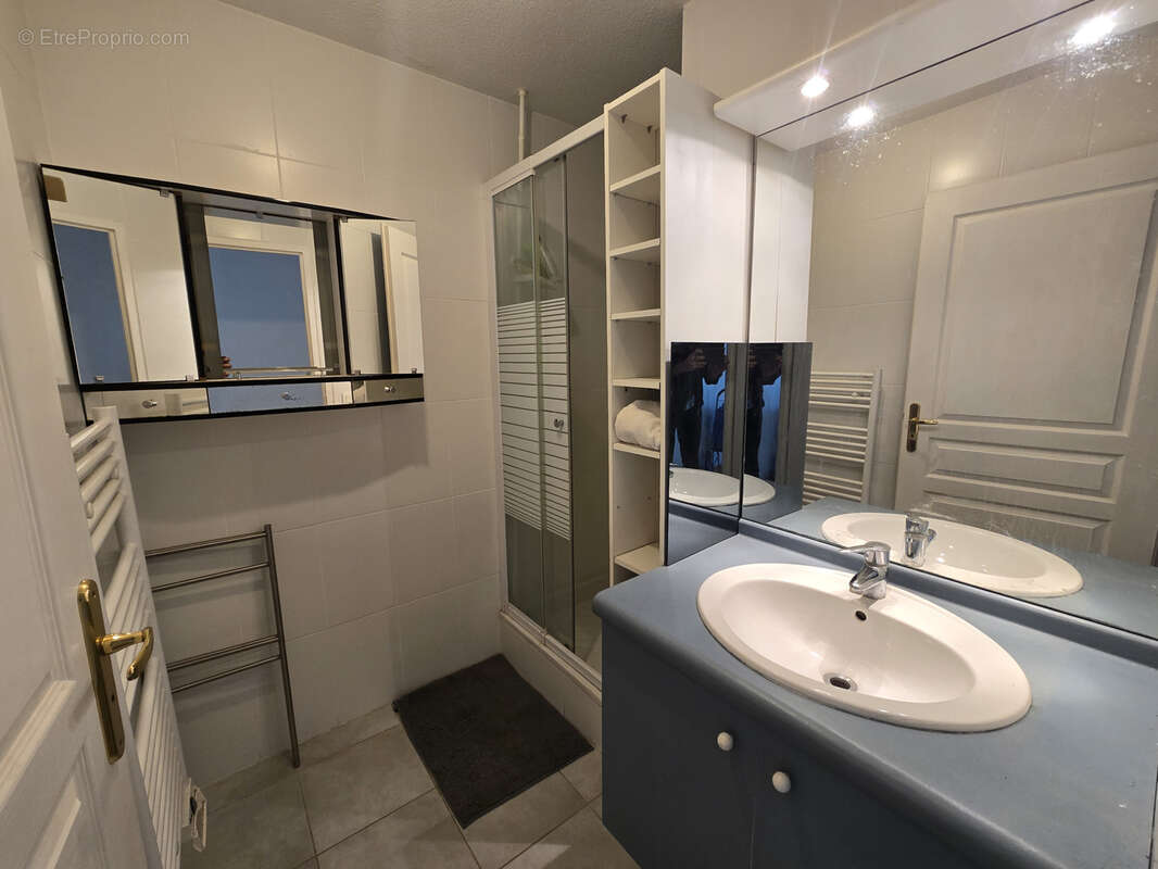 Appartement à SAINT-MARTIN-D'HERES