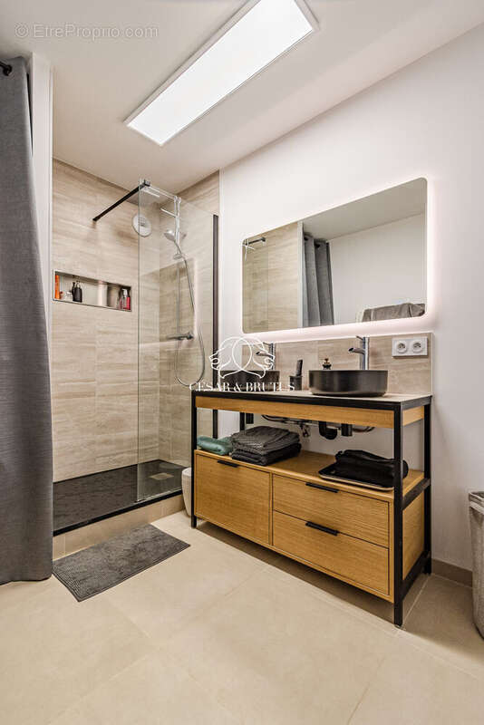 Appartement 87 m² à Fontaines-Sur-Saone  - photo 4