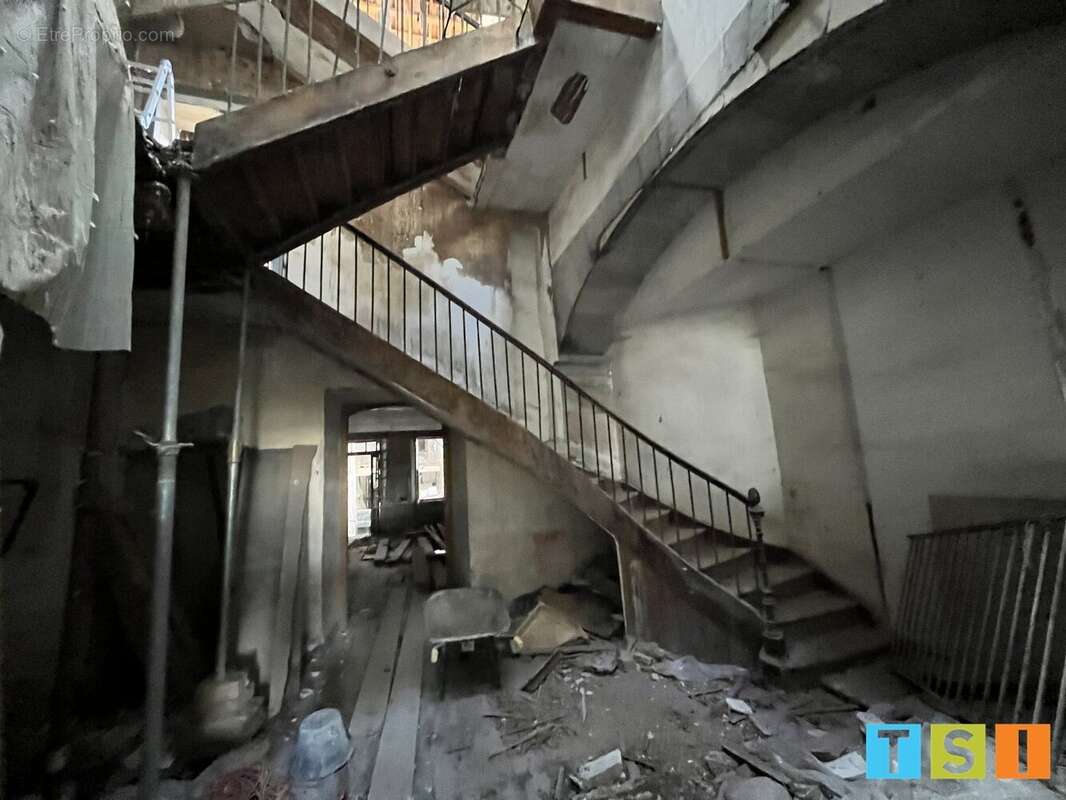 Maison à MONTREJEAU