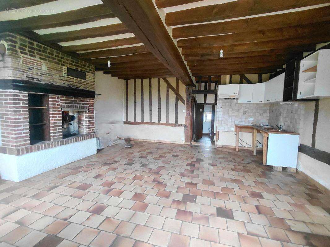 Maison en campagne à rénover, 125m² au sol, étang - photo 2