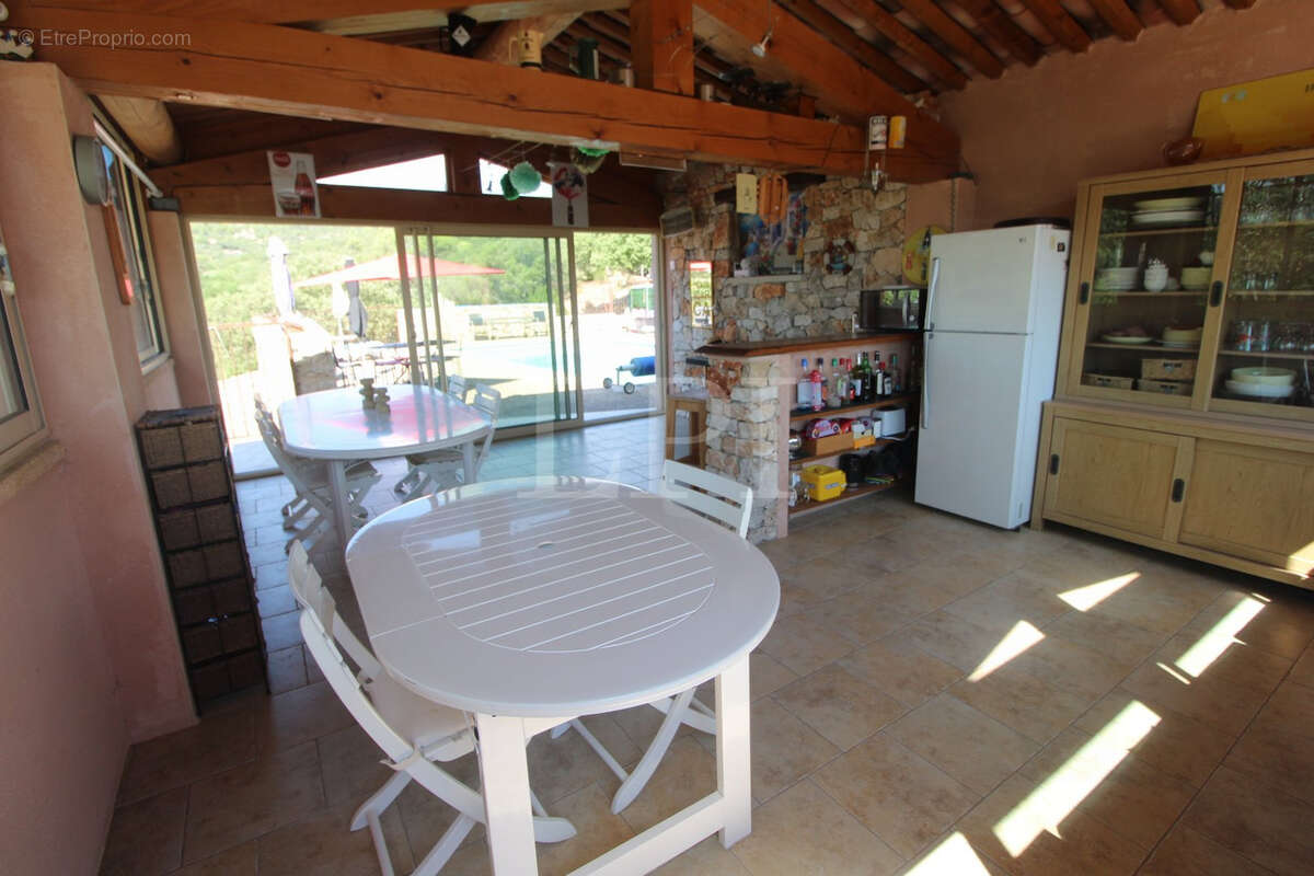 Maison à SAINT-SATURNIN-LES-APT