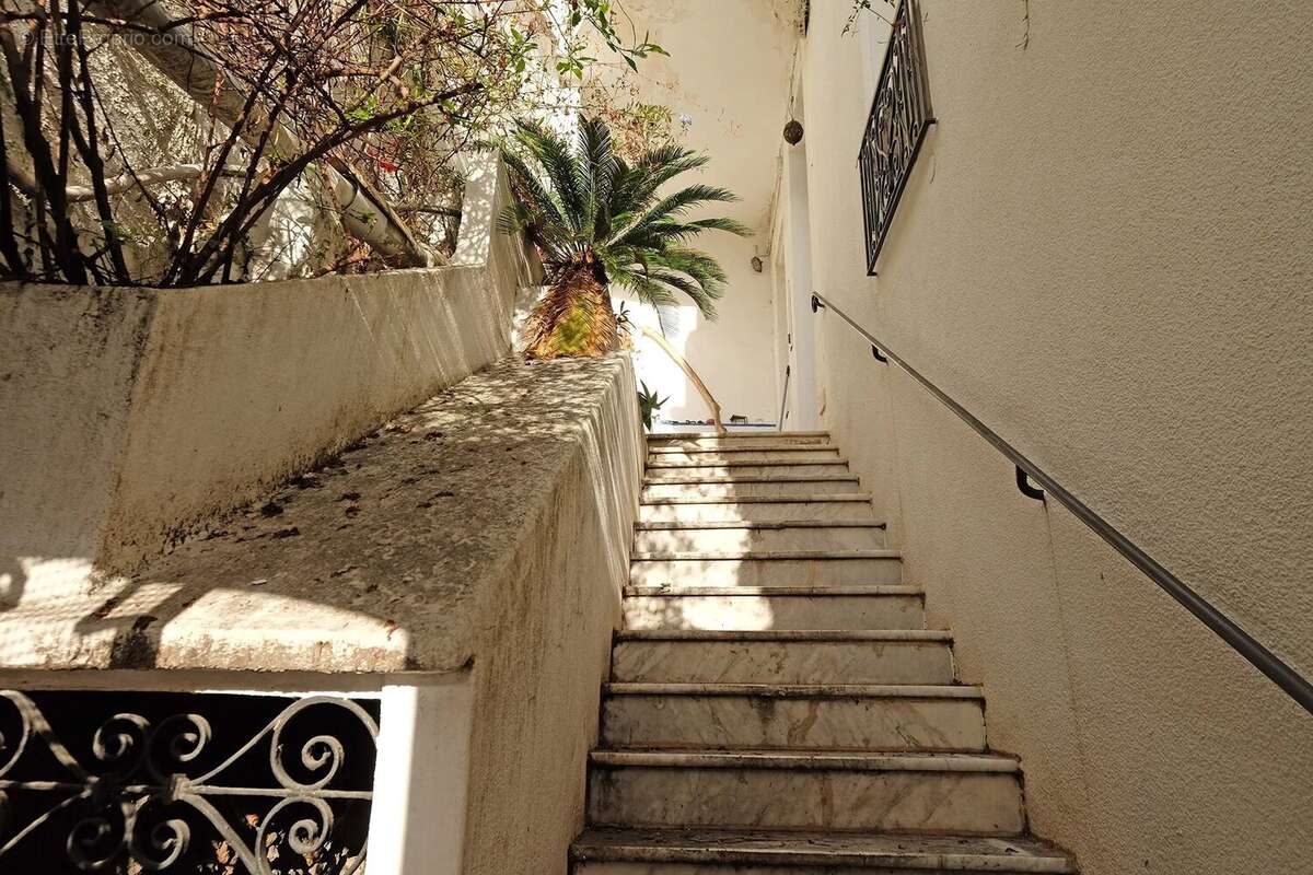 Appartement à ROQUEBRUNE-CAP-MARTIN