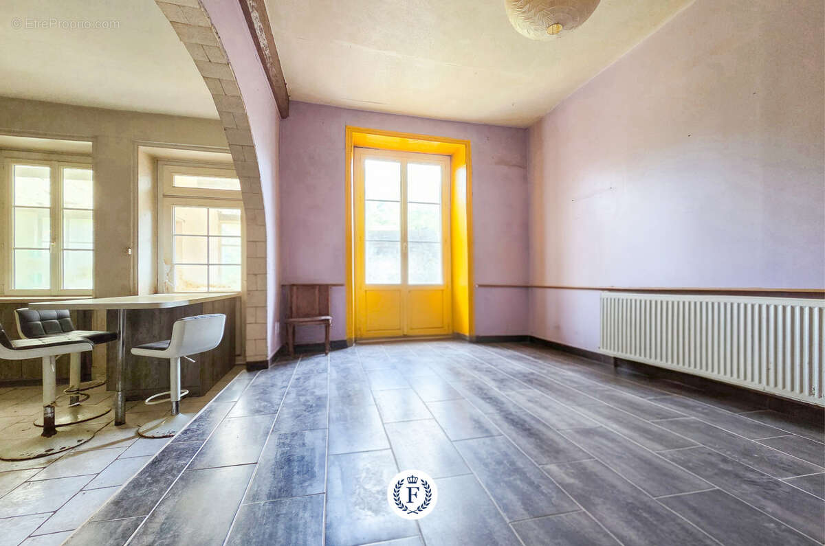 Maison à OUROUX