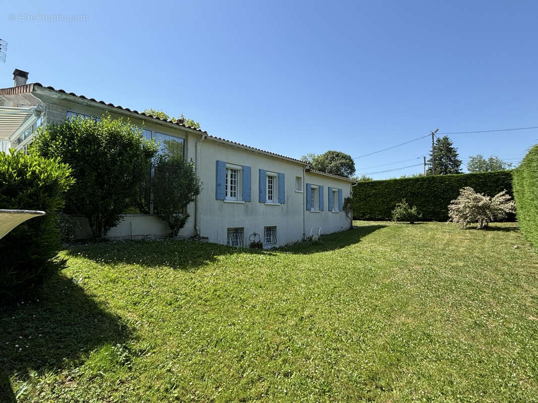 Maison à SAINT-BRIS-DES-BOIS