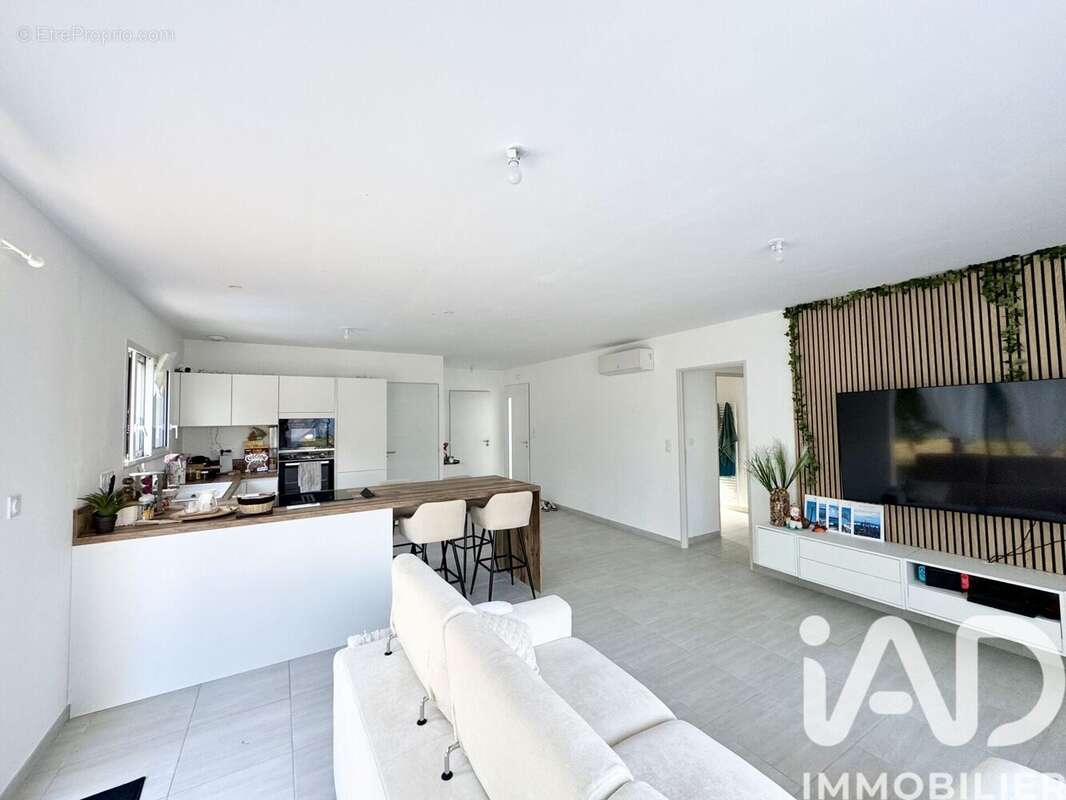 Maison 94 m² à Fouquebrune  - photo 3