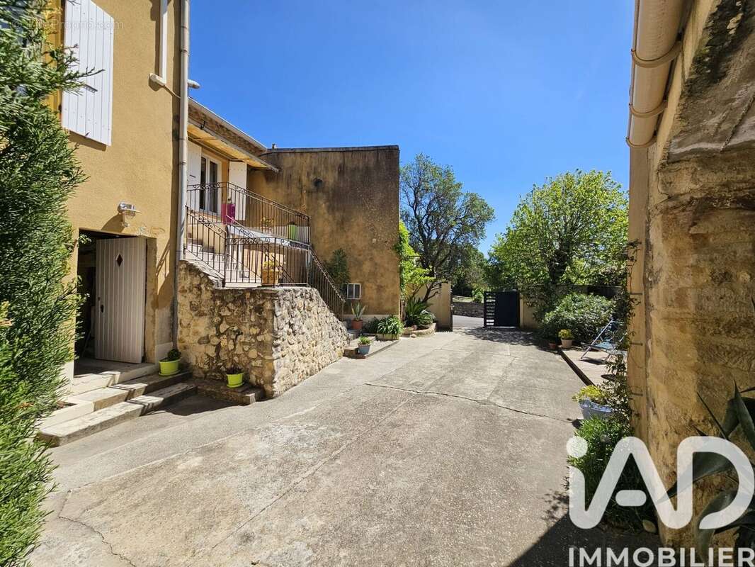 Maison 150 m² à Les Granges-Gontardes  - photo 2