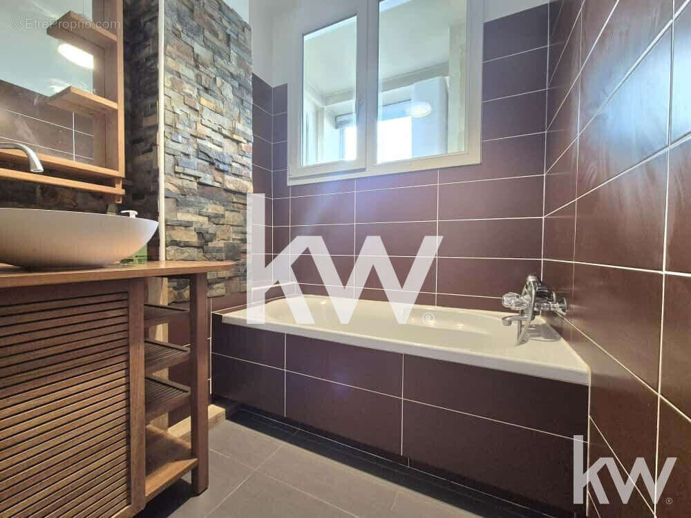 Appartement 65 m² à Saint-Etienne  - photo 6