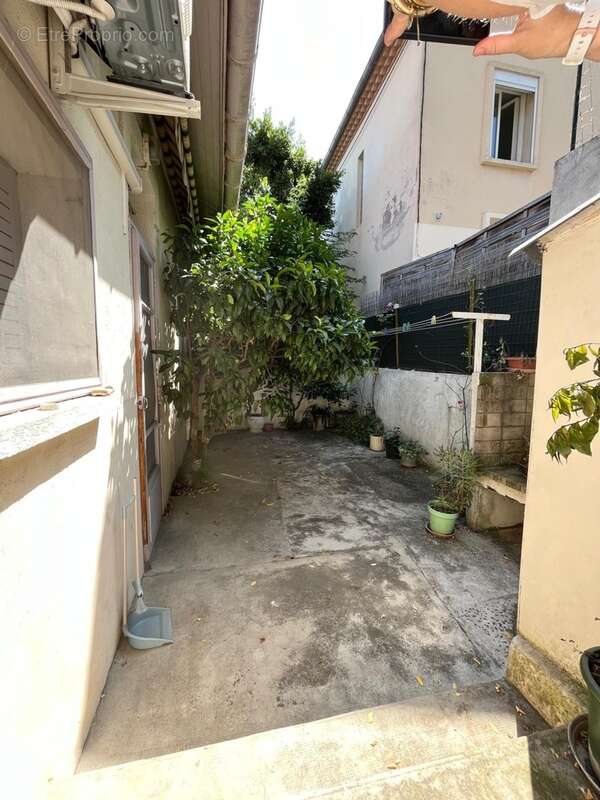 Béziers Champs de Mars – Maison de ville 125 m² avec patio, terrasse et grand garage - photo 2