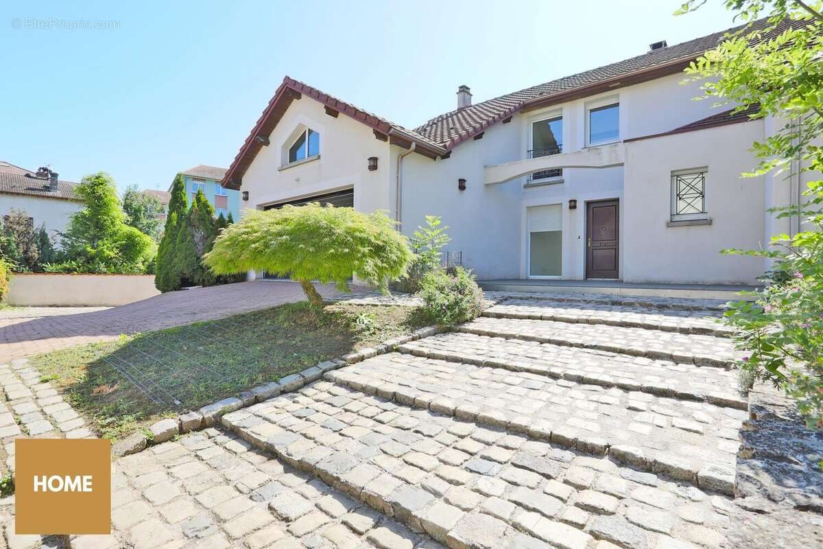 Maison à NEUVES-MAISONS