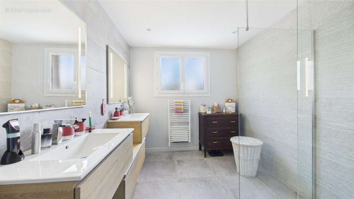 Maison à LUC-LA-PRIMAUBE