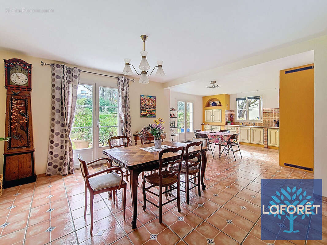 Maison à JANVILLE-SUR-JUINE