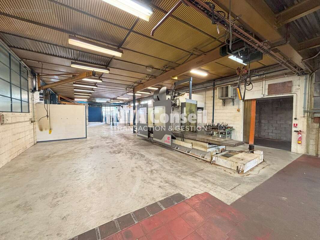 Commerce 1200 m² à Argenteuil  - photo 8