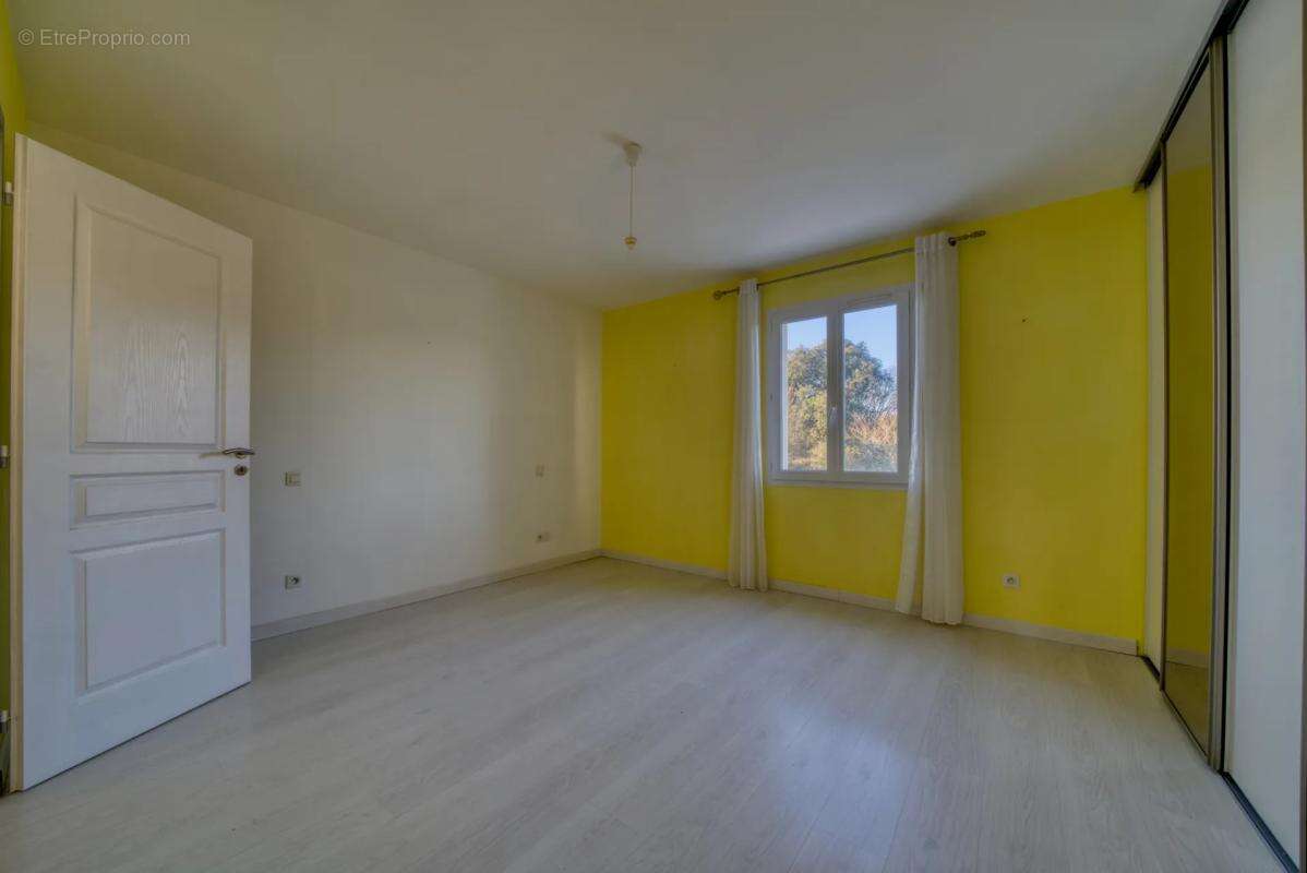 Maison à SAINT-SAVINIEN