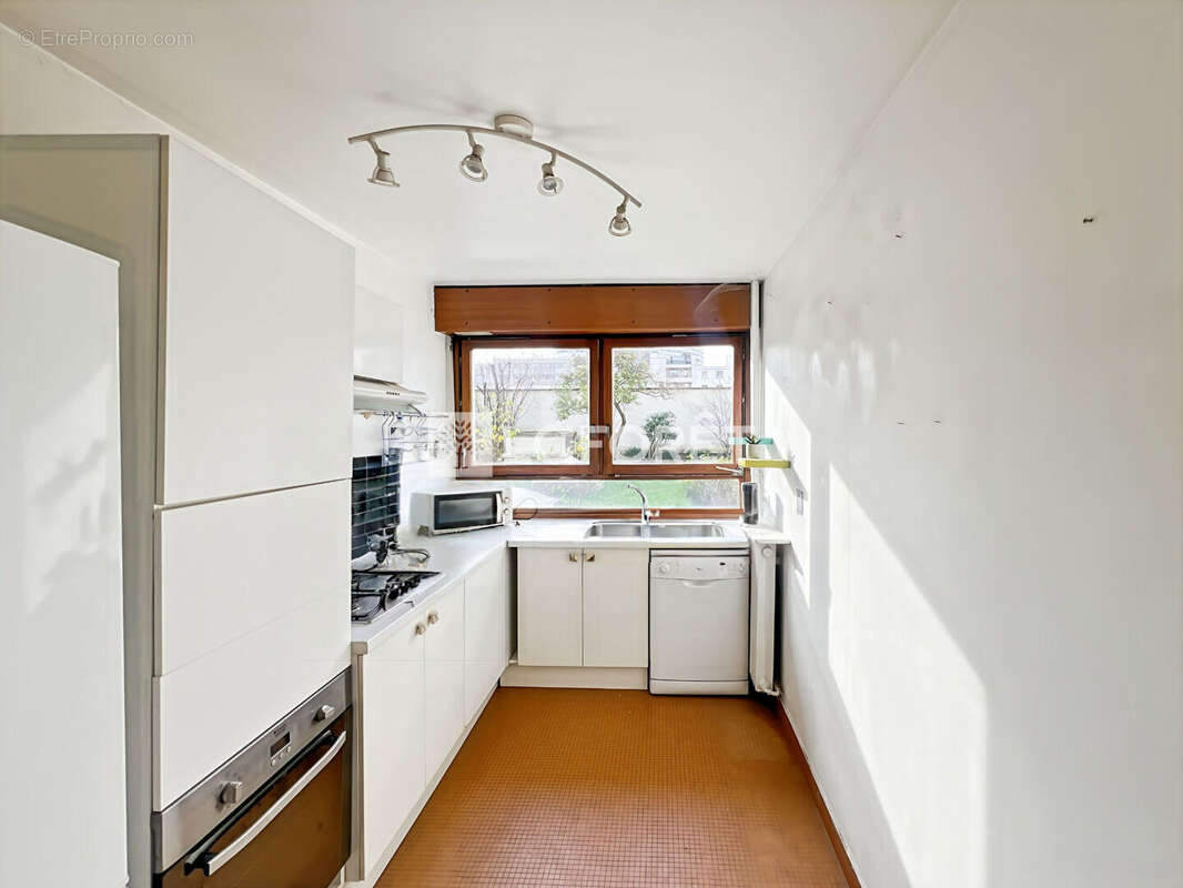 Appartement à PARIS-15E