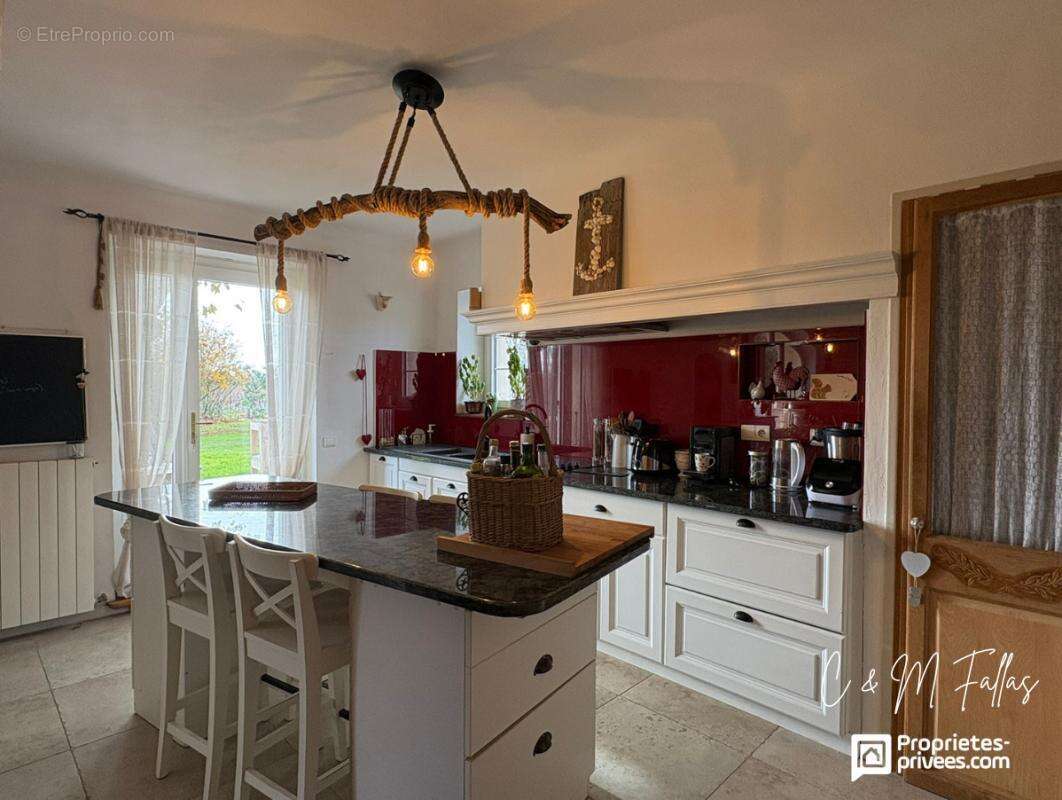 Maison à CAMARET-SUR-AIGUES