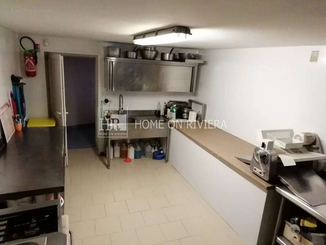 Commerce à SAINT-SATUR