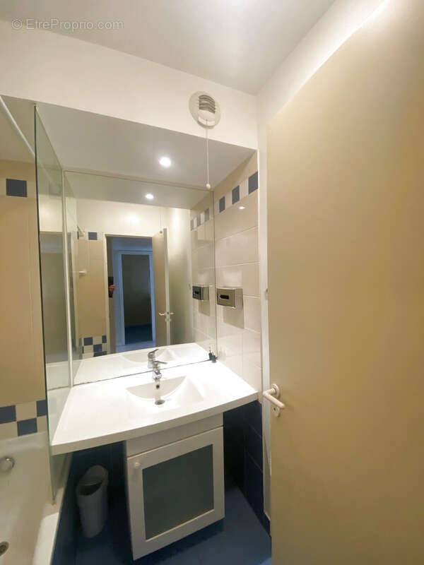 Appartement à COURBEVOIE