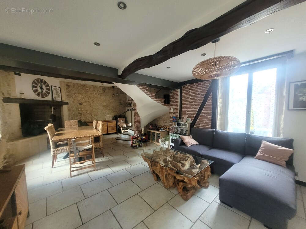 Maison à PRESLES
