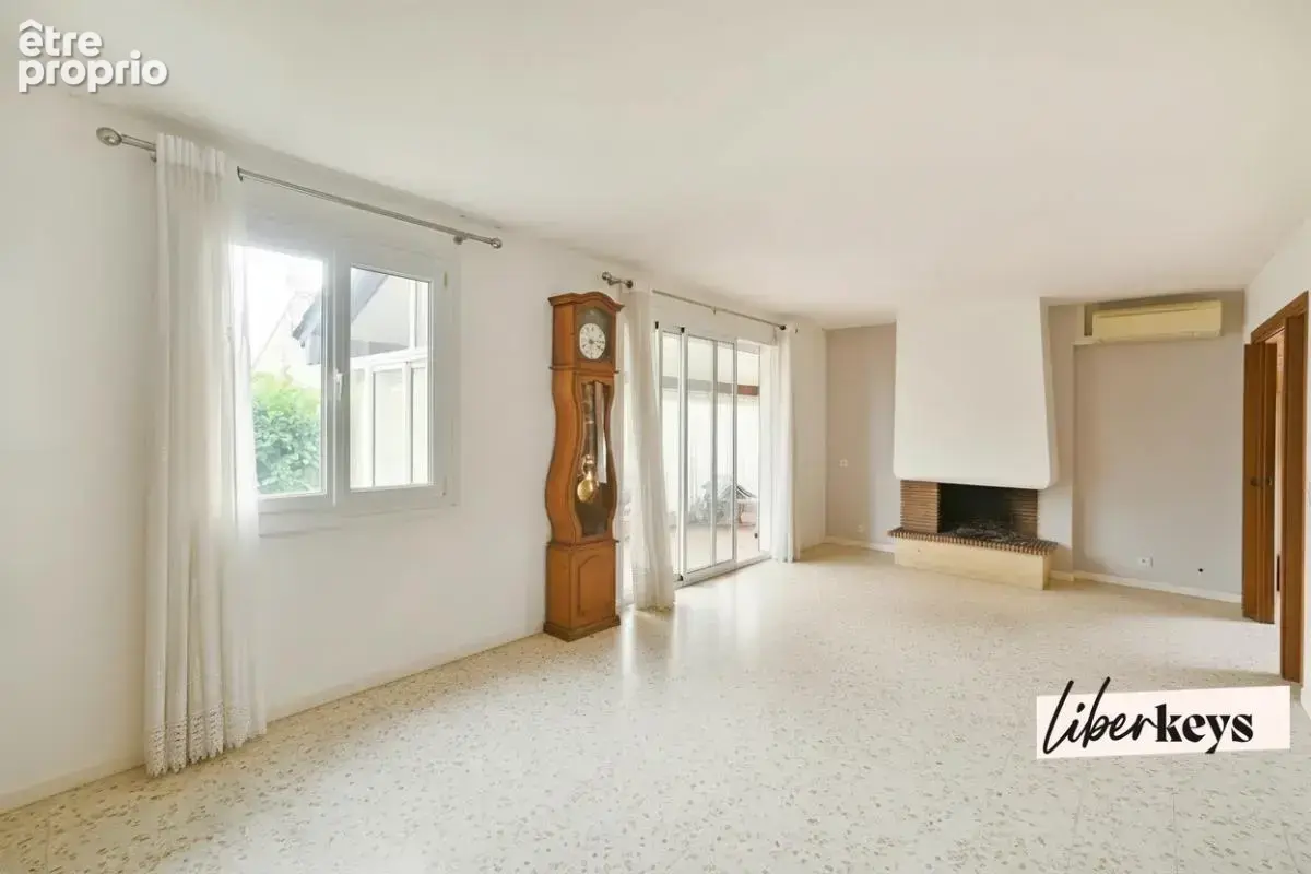 Garons- maison plain pied - 2 chambres- veranda- garage - photo 4