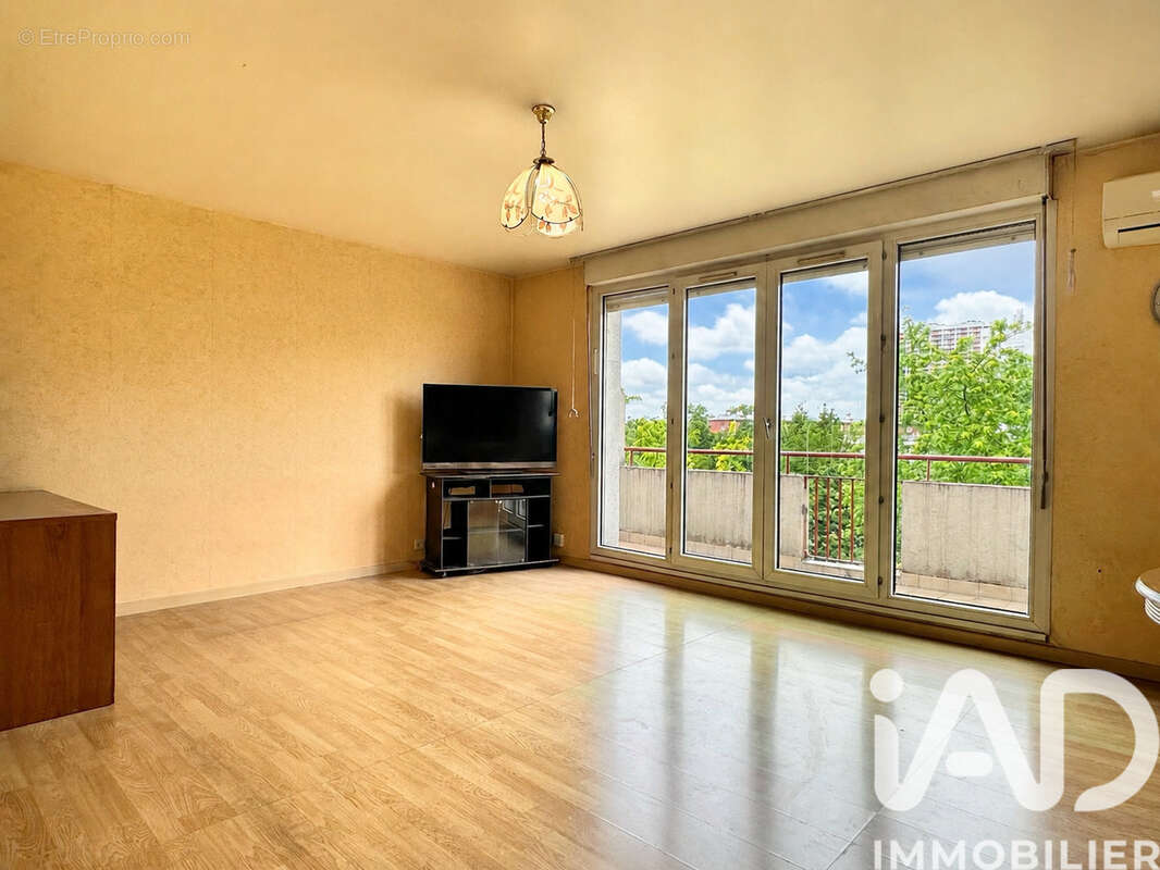 Photo 2 - Appartement à LA COURNEUVE