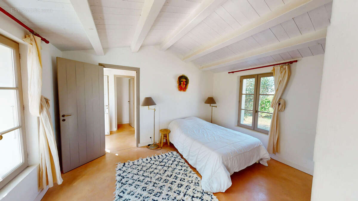 Maison à LES PORTES-EN-RE