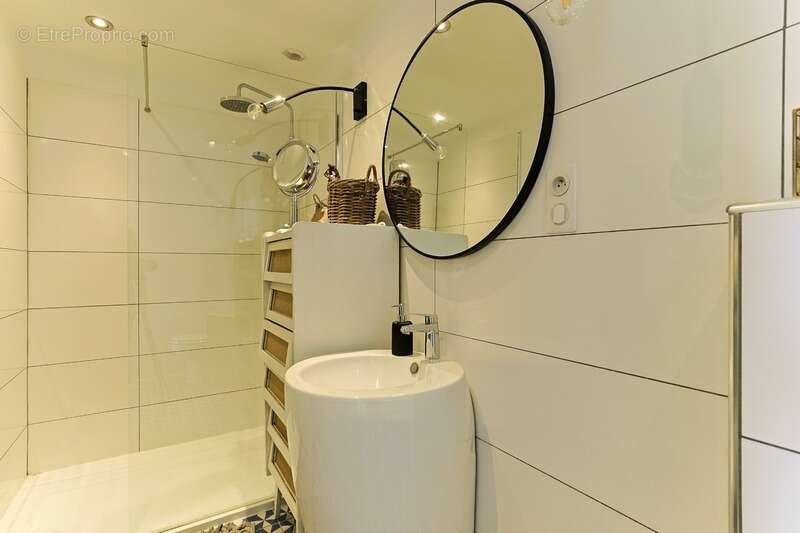 Magnifique PROPRIETE : Maison De Maître Et  Deux Dépendances (  17 Pièces / 400 M² )  Située à VERARGUES (34) DEDIEE A UN PROJET - photo 15