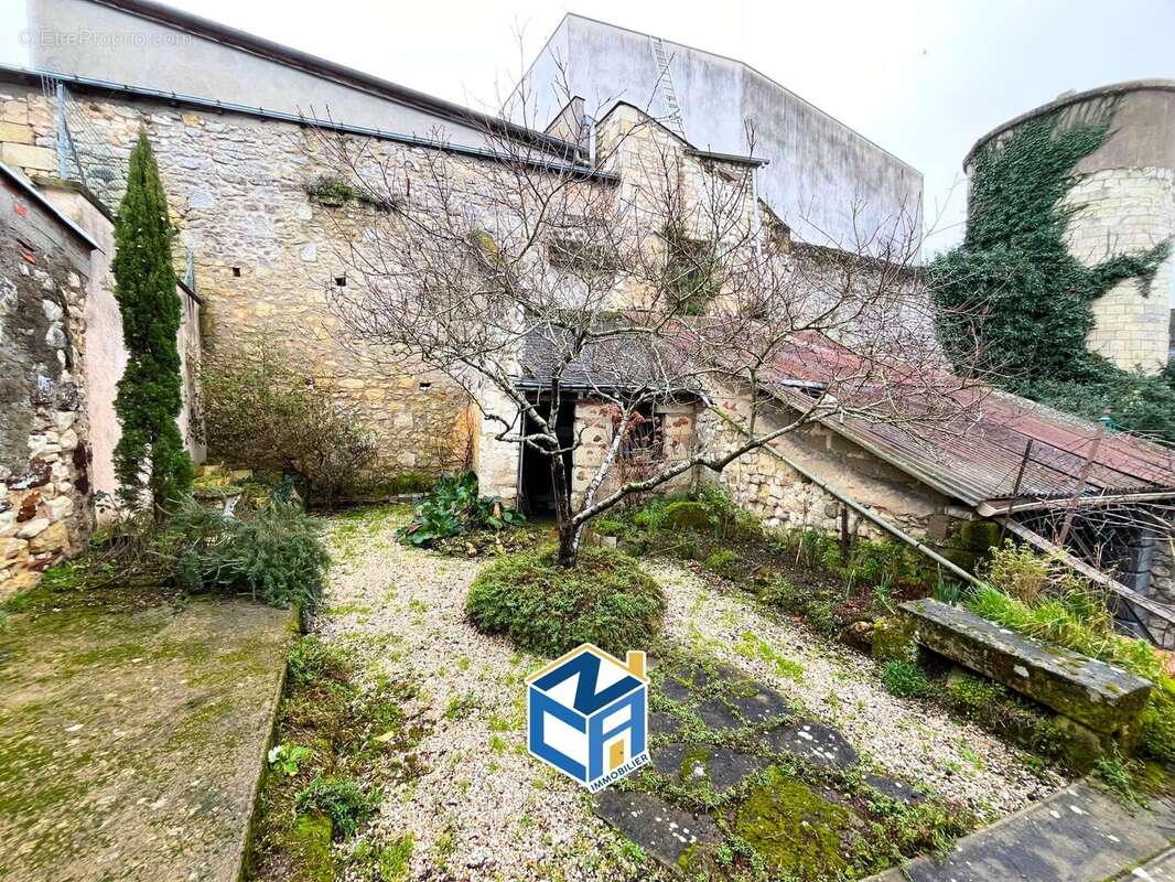 Maison à SAINTE-MAURE-DE-TOURAINE