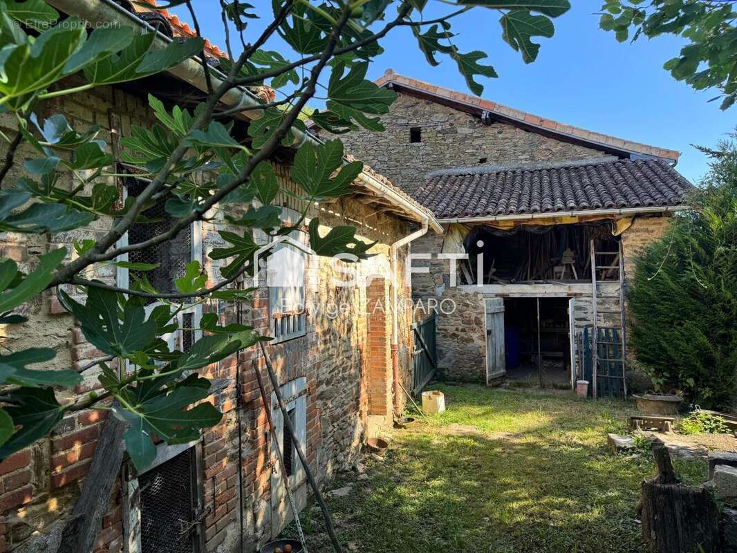 Maison 75 m² à Oradour-Sur-Vayres  - photo 8