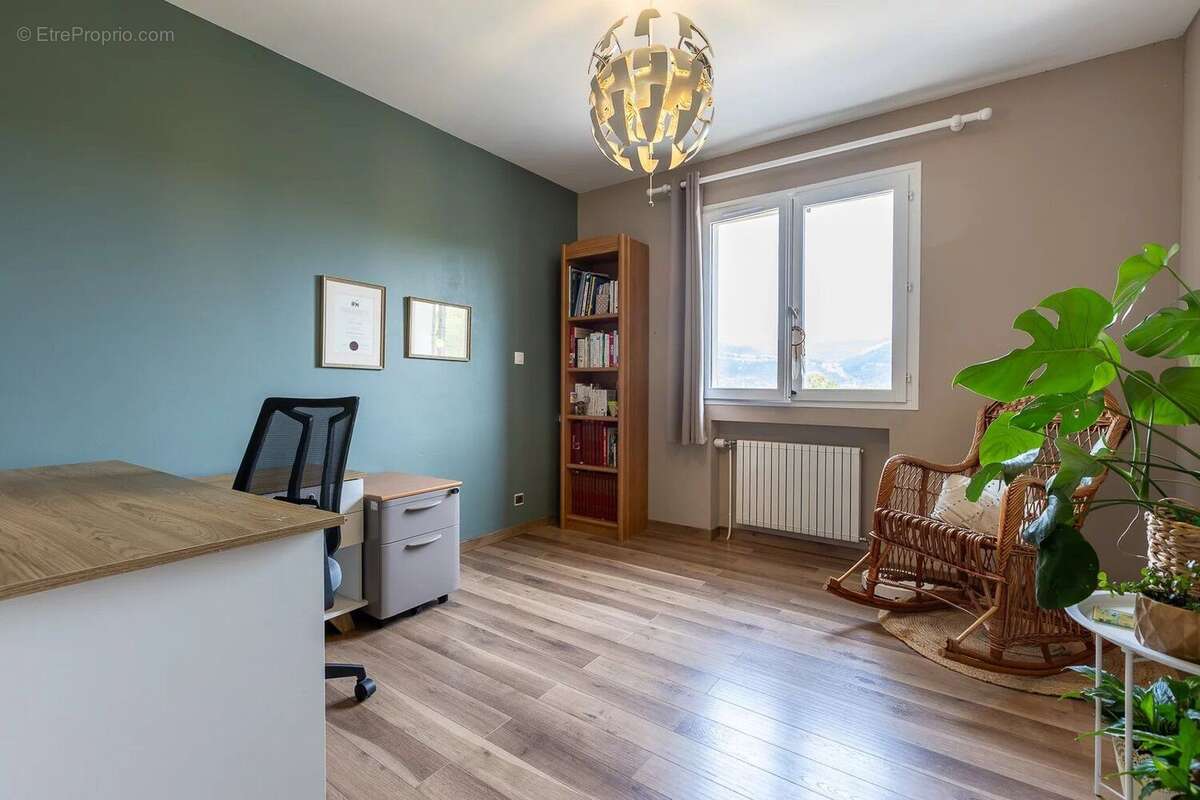 Maison à BOUVESSE-QUIRIEU