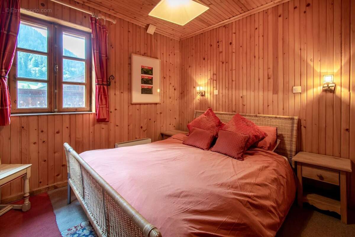Un chalet traditionnel de 6 chambres et 4 salles de bain dans un hameau recherché proche du centre de Morzine - photo 9