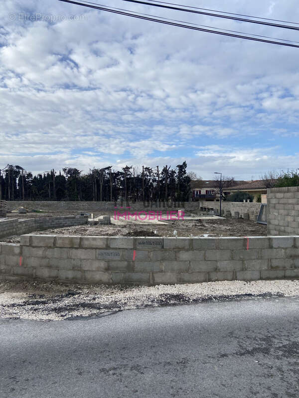 Terrain à CHATEAURENARD