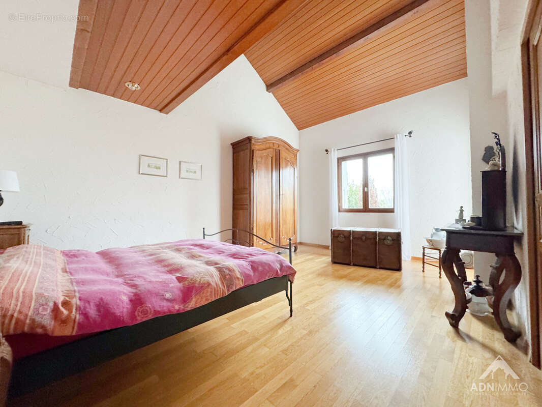 Maison 9 Pièces 245 m2 - photo 7
