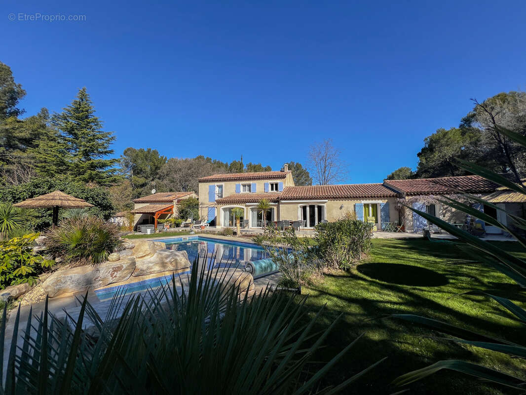 Maison à SAINT-CANNAT