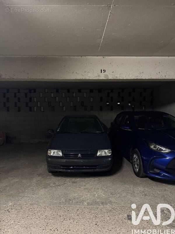 Photo 1 - Parking à ISSY-LES-MOULINEAUX