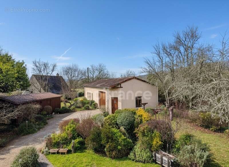 Maison à Sergeac de 151m², 6 pièces, au calme, sans vis à vis, sans travaux avec vue dégagée + garage XXL + chalet - photo 12