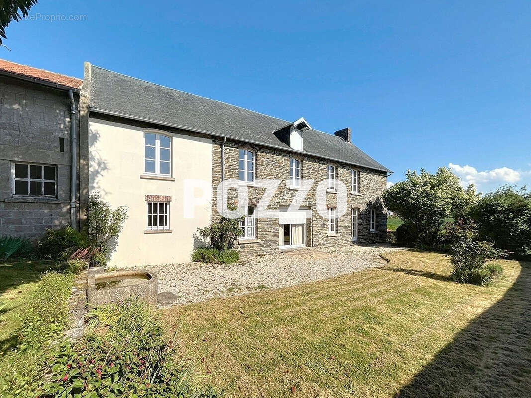 Maison à SAINT-PIERRE-DE-SEMILLY