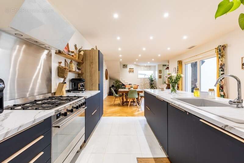 Maison à SAINT-SULPICE-ET-CAMEYRAC