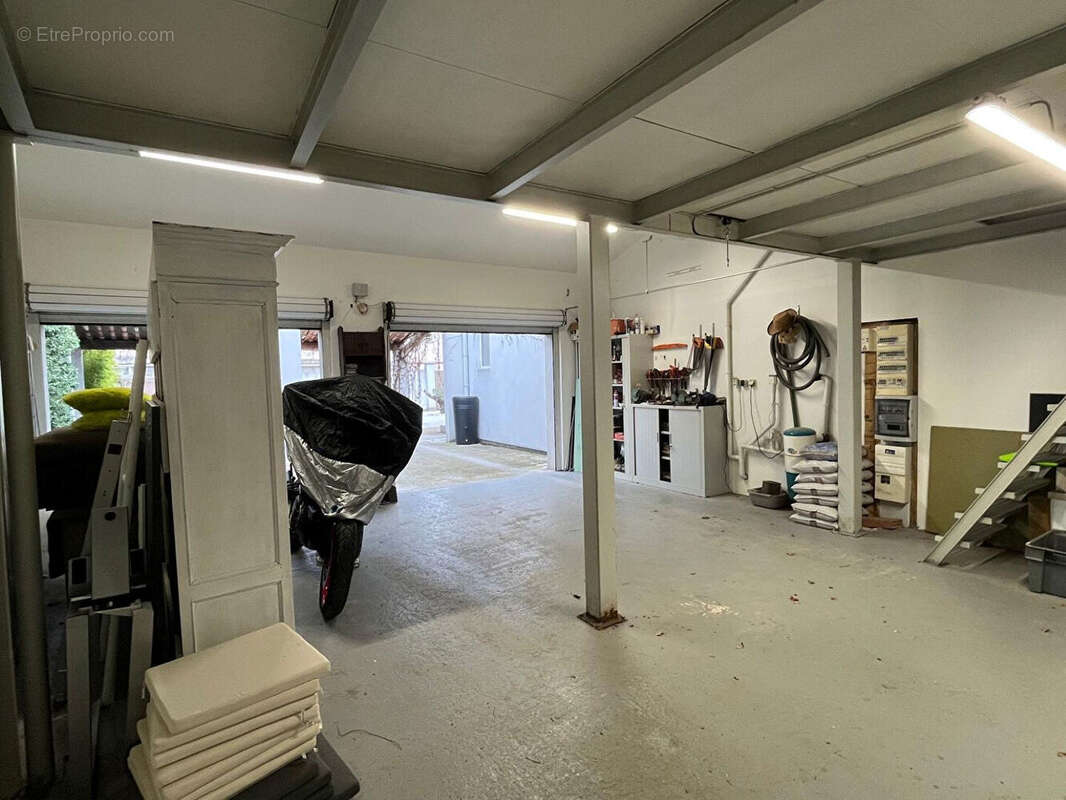 Maison à L&#039;ISLE-SUR-LA-SORGUE