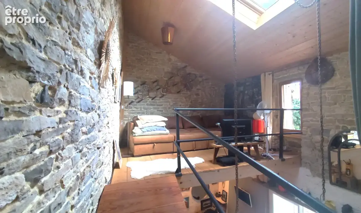 Marguerittes - maison de village atypique de 100m2 avec cour et 2 p2 40 et 45m2 - photo 5