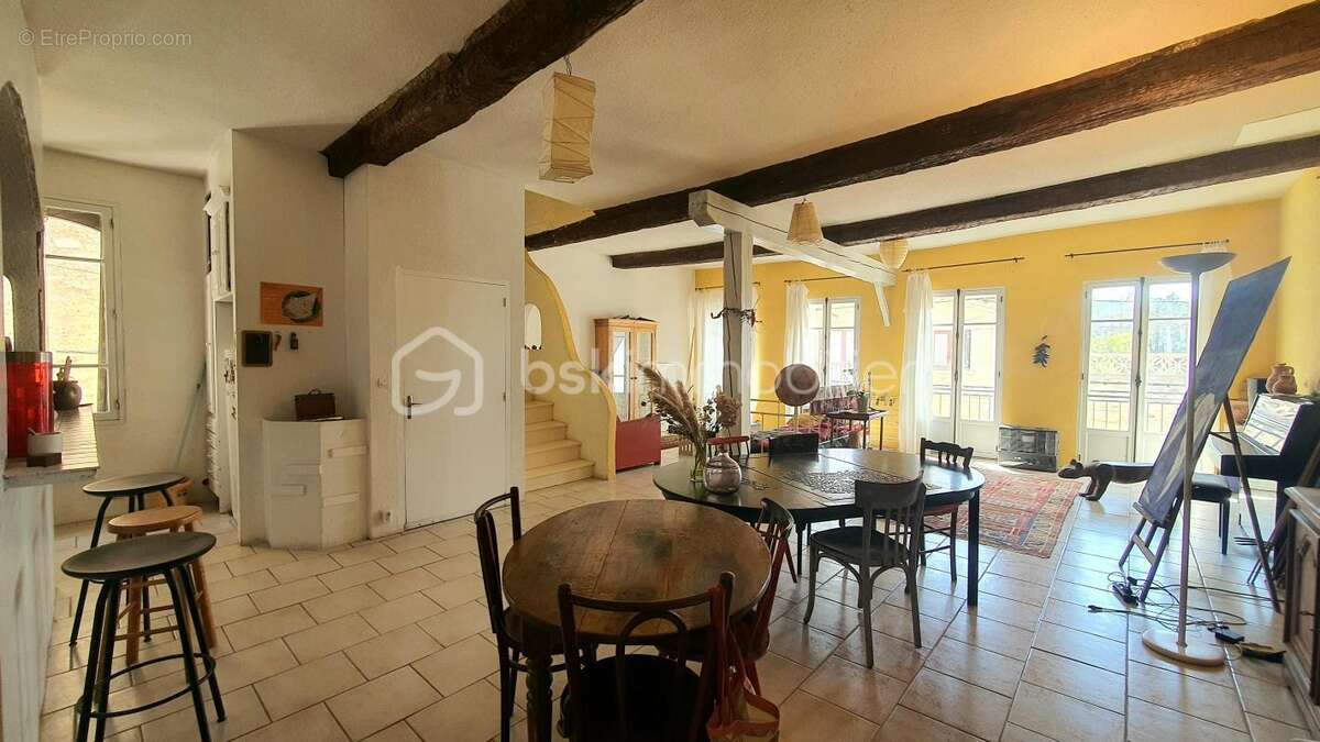 Maison en pierre de 156m² - 3 chambres - garage / atelier de 80m² - photo 3